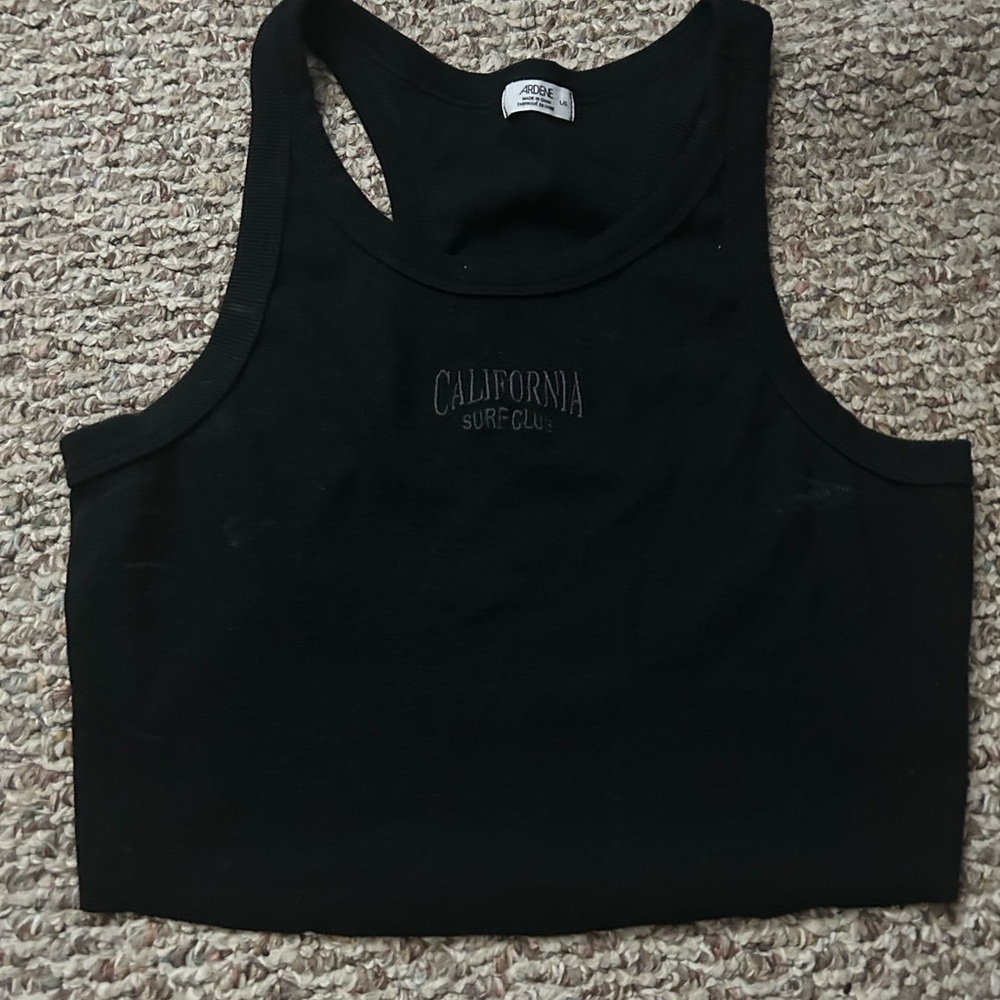 Black crop tank
